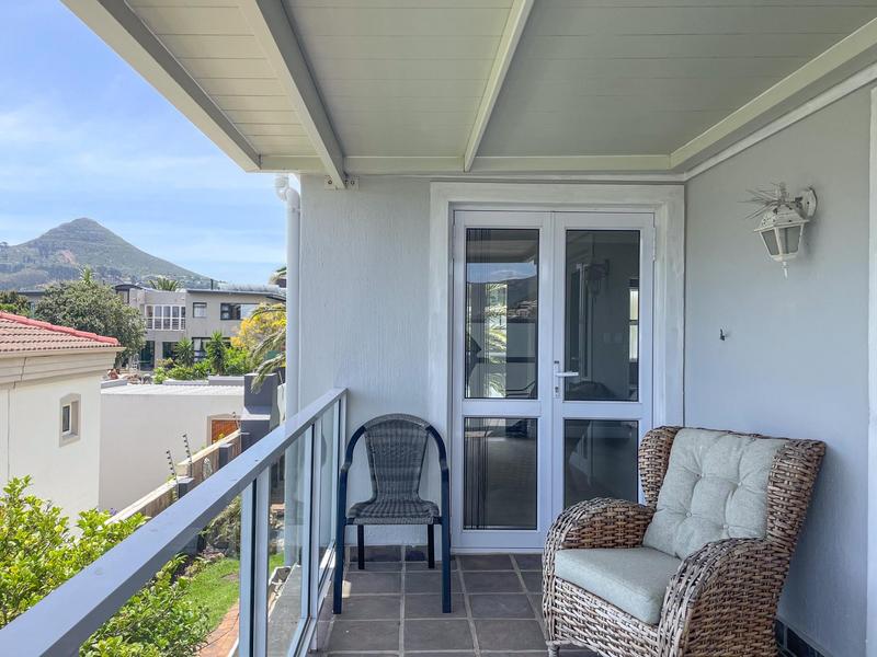 To Let 4 Bedroom Property for Rent in Hout Bay Western Cape